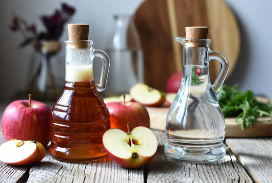 Apfelessig vs. Essigessenz – was ist der Unterschied